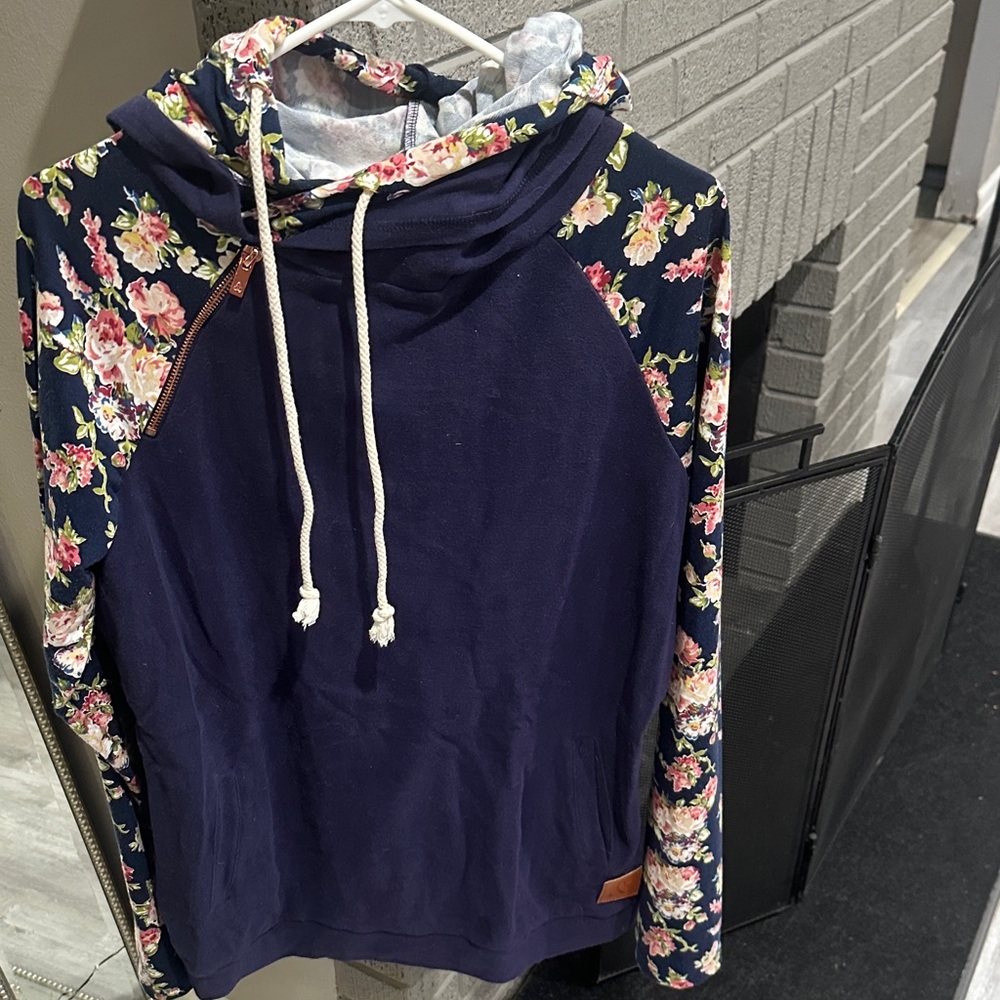 AMPERSAND AVE Navy Floral Hoodie